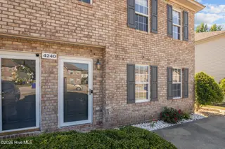4240 Williamsbrook Lane B, Greenville, NC 27858 – photo 2: 3-web-or-mls-BLS_0002
