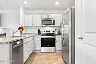 3204 Tatlock Way 8a, Greenville, NC 27834 – photo 7: 7-web-or-mls-IMG_0011_edit