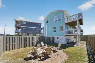111 Summer Place Drive, North Topsail Beach, NC 28460 — 3-bedroom home, North Topsail Beach, NC, photo 9 of 58: 111SummerPlaceDrive-6