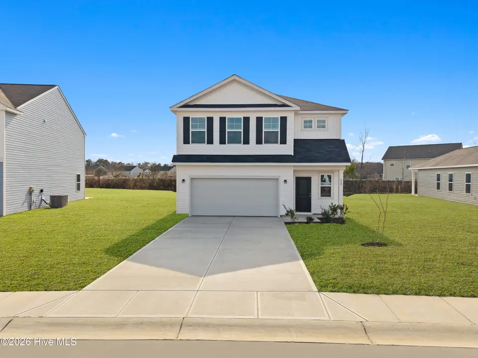 612 S Squires Run Lane, Richlands, NC 28574 – photo 1 of 56: Home Front