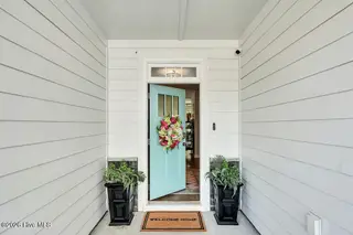 142 Rice Marsh Way, Wilmington, NC 28412 — 3-bedroom home in Bella Port, Wilmington, NC, photo 5 of 62: 142 RICE MARSH WAY - DEEP ENTRYWAY