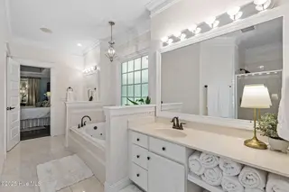 1634 Verrazzano Drive, Wilmington, NC 28405 — 5-bedroom home in Landfall, Wilmington, NC, photo 17 of 73: Verrazzano1624-8mbaLFL33A6969-CR2