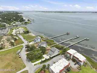 4741 S Shore Drive, Morehead City, NC 28557 – photo 18: 18-web-or-mls-4741 S Shore Dr 022