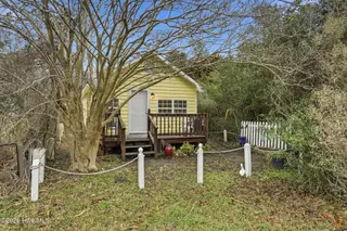 525 Fourth Avenue S, Kure Beach, NC 28449 — 2-bedroom home, Kure Beach, NC, photo 18 of 30: 36_525_Fourth_Ave_002