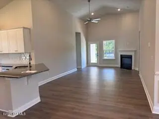 182 Cherry Laurel Drive, Wallace, NC 28466 – photo 8: Kitchen/Living combo