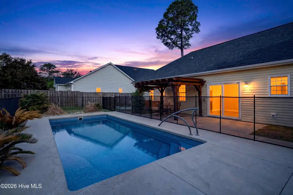 6404 Shire Lane, Wilmington, NC 28411 – photo 1 of 39: 6404ShireLane-12_Dusk