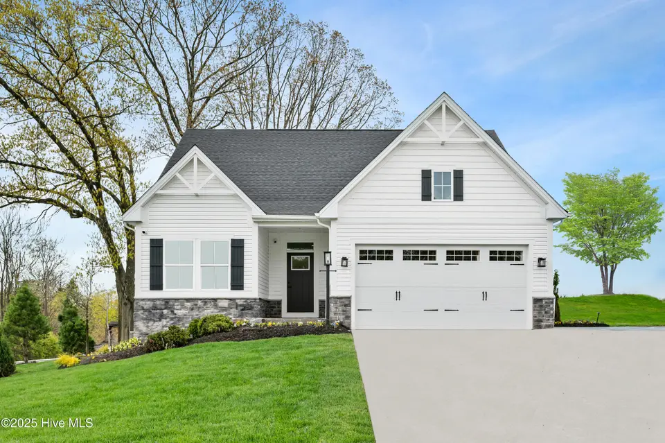 914 Rindlewood Trail NE, Bolivia, NC 28422 – photo 1 of 10: Alberti Ranch