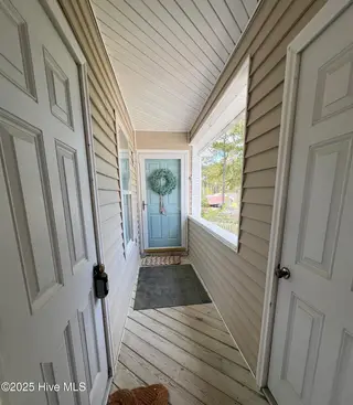413 Commerce Avenue Unit D, Morehead City, NC 28557 – photo 7: Entryway to condo