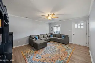 303 Greenbriar Drive, Jacksonville, NC 28546 – photo 6: 7-web-or-mls-303 Greenbriar Dr. 6