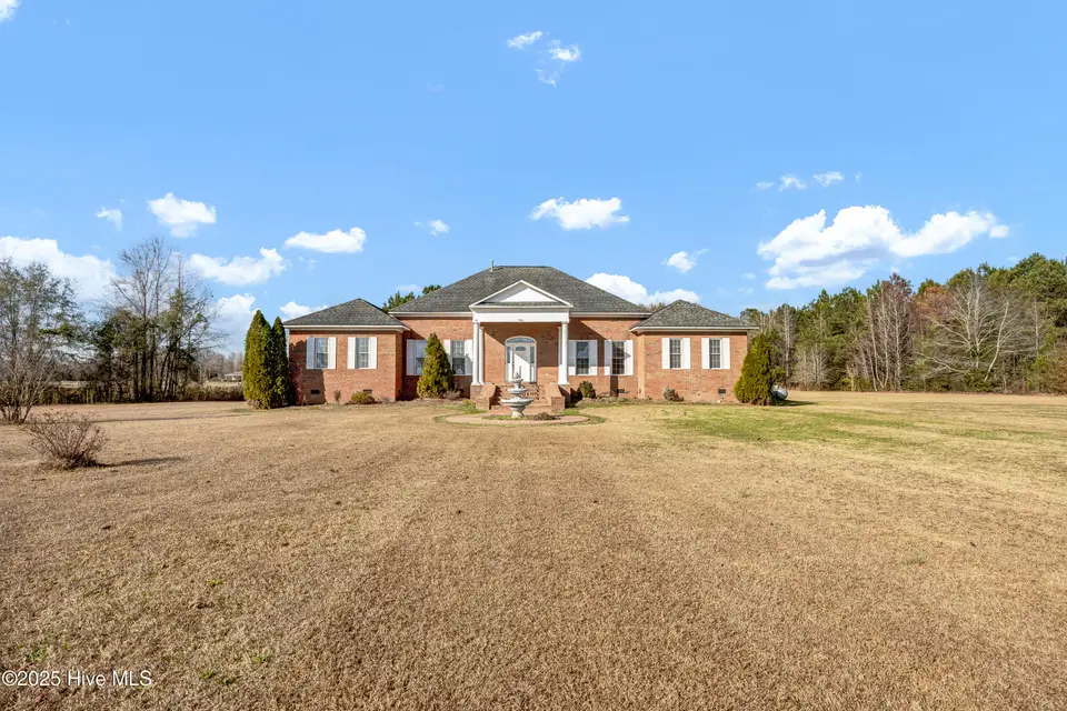 701 Best Road, Whiteville, NC 28472 – photo 1 of 30: IMG_4785