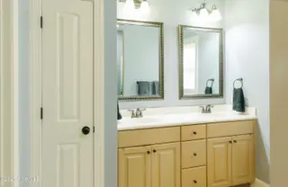 377 Victoria Drive, Chocowinity, NC 27817 – photo 14: Primary bath377Victoria-5046