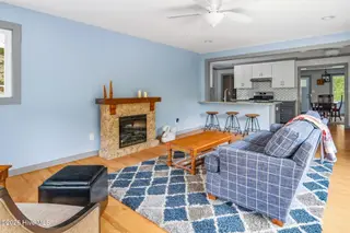 1302 Crest Drive, Aberdeen, NC 28315 – photo 6: Living Room