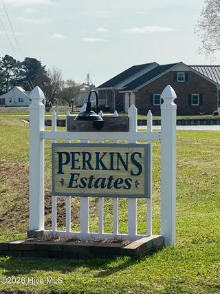 1007 Tanners Court, Elizabeth City, NC 27909 — 3-bedroom home in Perkins Estates, Elizabeth City, NC, photo 1 of 3: IMG_8179
