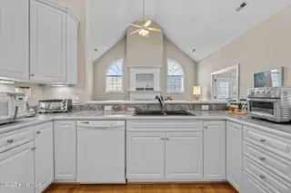 301 Foxwood Lane, Wilmington, NC 28409 – photo 19: 57-web-or-mls-DSC09707