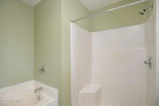 452 Woodland Drive, Swansboro, NC 28584 — 3-bedroom home in Hadnot Creek, Swansboro, NC, photo 15 of 30: 452 WOODLAND (12)