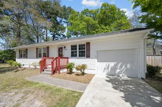 700 Henderson Drive, Jacksonville, NC 28540 – photo 5: 5-web-or-mls-04