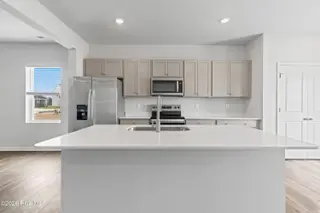 619 S Squires Run Lane, Richlands, NC 28574 – photo 13: Kitchen