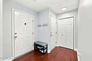 135 Luke Court, New Bern, NC 28560 – photo 2: Entry