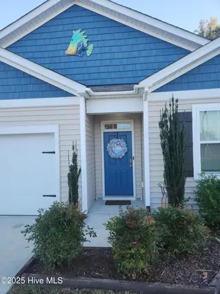 704 Lenox Drive, Holly Ridge, NC 28445 — 4-bedroom home in The Preserve At Morris Landing, Holly Ridge, NC, photo 3 of 45