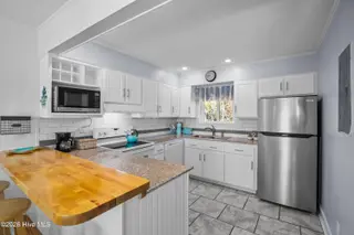 2213 Harbourside Drive, New Bern, NC 28560 – photo 12: Kitchen