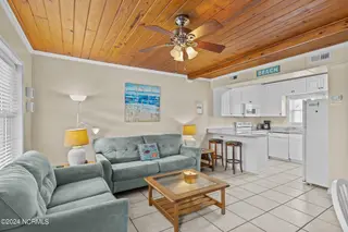 103 24th Street, Emerald Isle, NC 28594 — 4-bedroom townhome in Emerald Isle By The Sea, Emerald Isle, NC, photo 11 of 51: Living Area