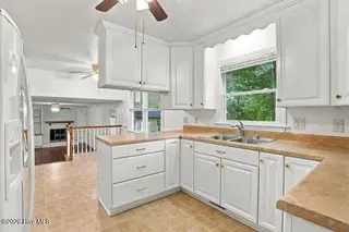 2509 Ward Boulevard, Wilson, NC 27893 — 3-bedroom home in Cavalier Park, Wilson, NC, photo 20 of 51: Kitchen