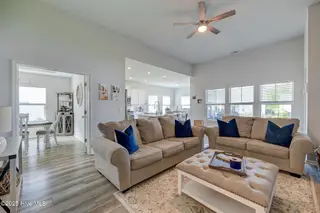 6909 English Holly Court SW, Ocean Isle Beach, NC 28469 — 3-bedroom home in Cameron Woods, Ocean Isle Beach, NC, photo 8 of 55: 6909EnglishHollyCourtSW(29)