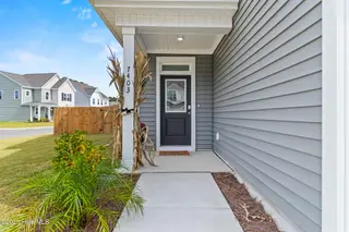 7403 Julius Drive NE, Leland, NC 28451 – photo 5: 5_front entryway