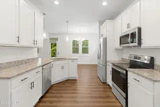 140 Freedom Park Road, Beaufort, NC 28516 – photo 11: Kitchen & Dining Area