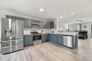800 Compass Drive, Elizabeth City, NC 27909 — 3-bedroom home in Hunters Lake, Elizabeth City, NC, photo 3 of 39: Kitchen