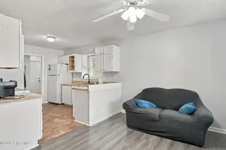114 NW 23rd Street, Oak Island, NC 28465 — 2-bedroom home in Pinners Point, Oak Island, NC, photo 9 of 32: 17-web-or-mls-DSC09360