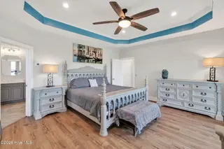 8124 Lakeview Drive, Wilmington, NC 28412 – photo 23: Primary Suite