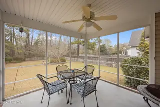 304 Fishing Creek Drive, New Bern, NC 28562 – photo 10: 4-web-or-mls-0C0A5653