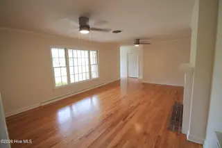 6974 River Road, Washington, NC 27889 – photo 8: Living Room
