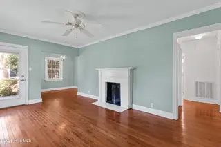 102 N 25th Street, Wilmington, NC 28405 — 2-bedroom home, Wilmington, NC, photo 3 of 35: Living Room