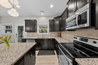 1130 Whitney Drive, Aberdeen, NC 28315 – photo 7: kitchen close-up