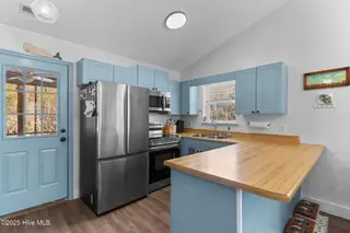 1304 E Oak Island Drive, Oak Island, NC 28465 – photo 14: 4-web-or-mls-BTS08548