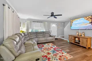 41 Pirates Cove Drive, Swansboro, NC 28584 – photo 6: 41 PIrate- LR