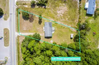767 E Ocean Road, Holly Ridge, NC 28445 — 3-bedroom home, Holly Ridge, NC, photo 8 of 39: 767 E Ocean Rd, Holly Ridge, NC