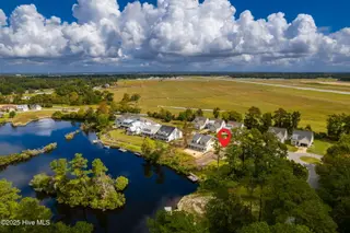 221 Shoreview Drive, New Bern, NC 28562 – photo 18: Waterfront Lot at 221 Shoreview Drive