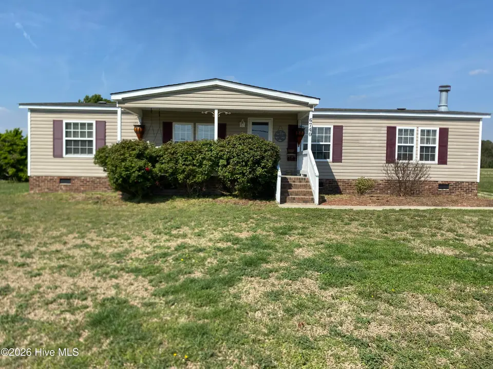 6740 Stantonsburg Road, Farmville, NC 27828 – photo 1 of 21: Front