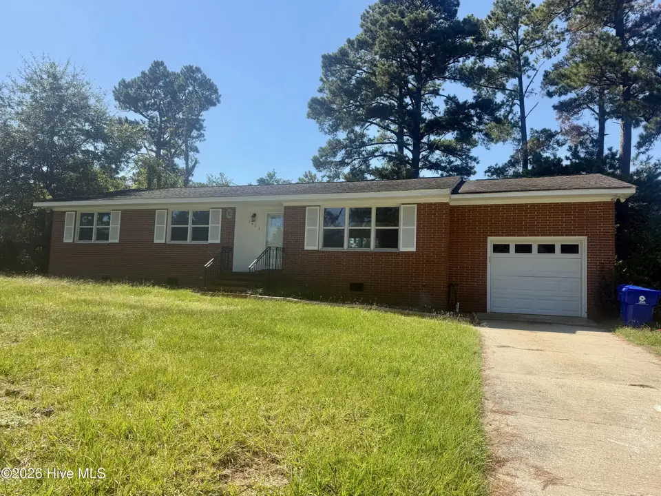 1013 Glenlea Drive, Wilmington, NC 28405 — 3-bedroom home in Alandale, Wilmington, NC, photo 1 of 2: 85361BCF-3F87-45A1-BCC6-1823CCCC14BF_1_2