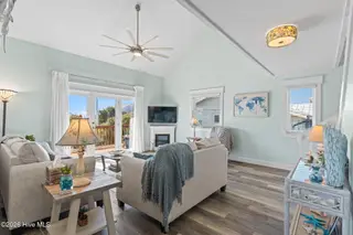 1622 E Beach Drive, Oak Island, NC 28465 – photo 8: 18-web-or-mls-cammediallc.com-33