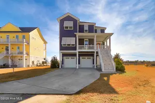 525 Sanders Lane, Newport, NC 28570 – photo 11: Stunning home on Sanders Creek