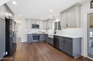 201 Mansfield Parkway, Morehead City, NC 28557 – photo 10: Kitchen
