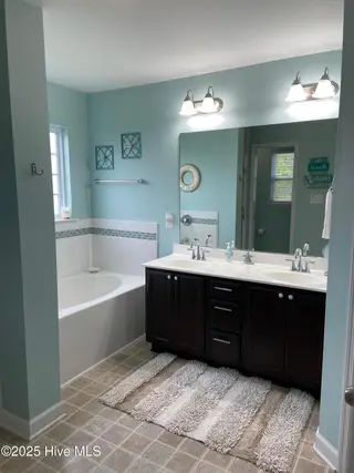 309 Basil Court, Hubert, NC 28539 – photo 13: master bath main