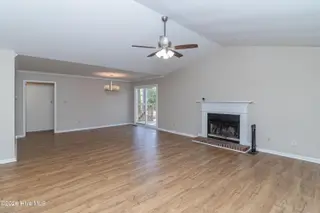 316 Jeannine Drive, Goldsboro, NC 27534 — 3-bedroom home in Kelliwood, Goldsboro, NC, photo 5 of 37: IMG_8204