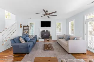 306 Coral Drive, Wrightsville Beach, NC 28480 — 5-bedroom home in Harbor Island, Wrightsville Beach, NC, photo 14 of 57: 011_306_coral_drive-08_170
