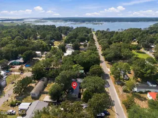 621 Harbor Drive SE, Bolivia, NC 28422 — 3-bedroom manufactured home in Sunset Harbor, Bolivia, NC, photo 6 of 44