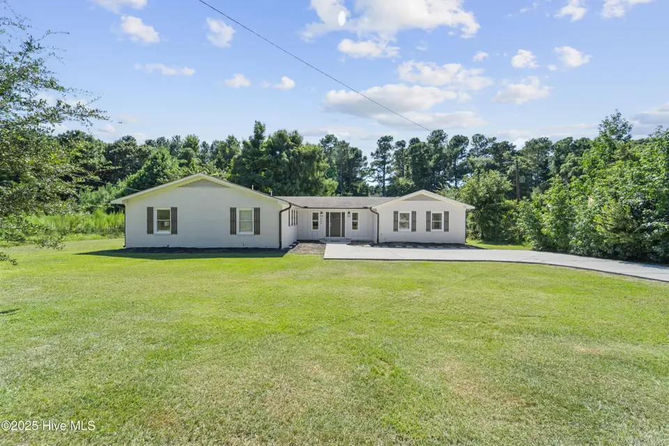 648 Hughes Road, Hampstead, NC 28443 – photo 1 of 1: DSC03333
